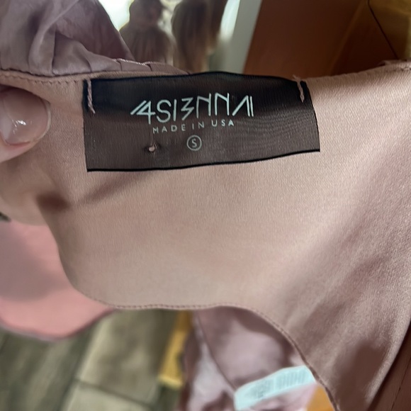 Beautiful off shoulder bustier top - Picture 8 of 8